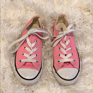 Girls pink converse sneakers size 12.5